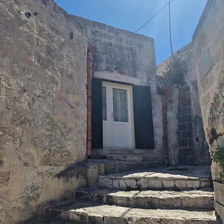 Holiday home Sassi E Virtu *